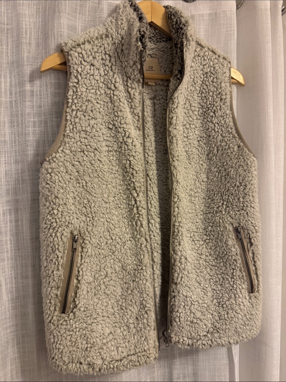 Thread & Supply | Cream/Gray Sherpa Fleece Vest Zip Front Women’s XS
